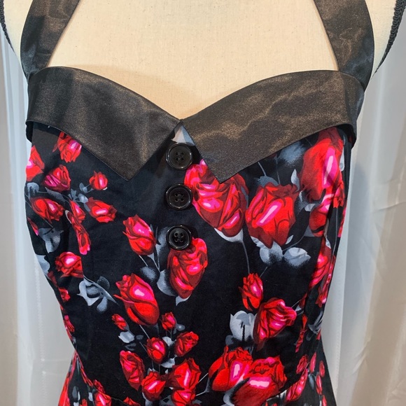 Retro style dress. Black w/ red roses design. XXXL - Picture 3 of 7
